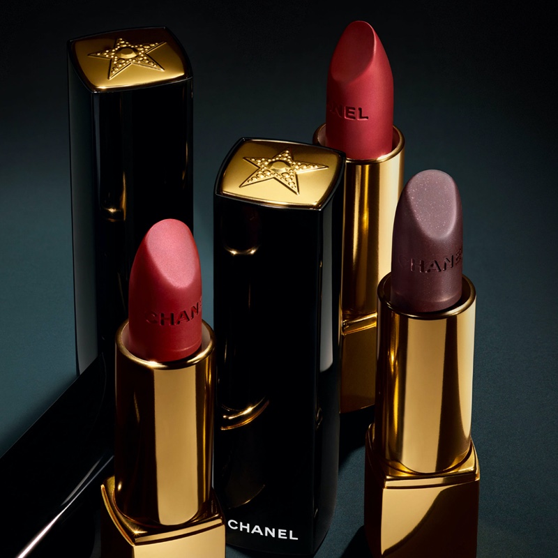 A 5-pointed star decorates the case of Chanel's Rouge Allure la Comète Lipstick.