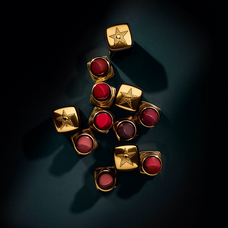 Chanel's Rouge Allure la Comète lipstick is available in 8 shades.