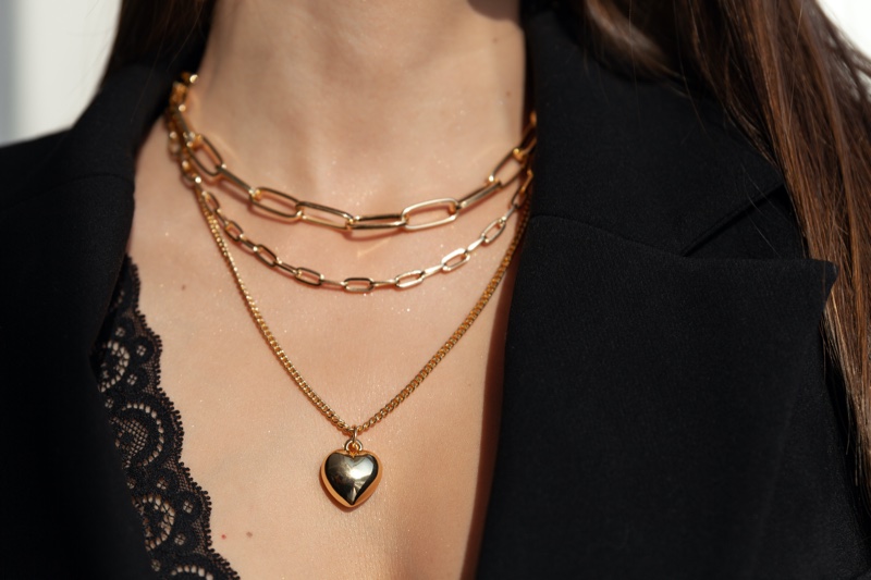 Cropped Gold Heart Shaped Necklace Layered