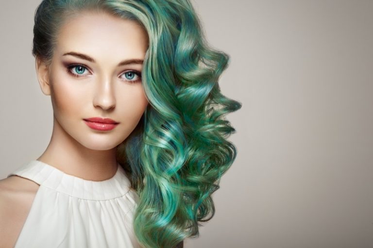 9. Celebrities with green and blue hair - wide 6