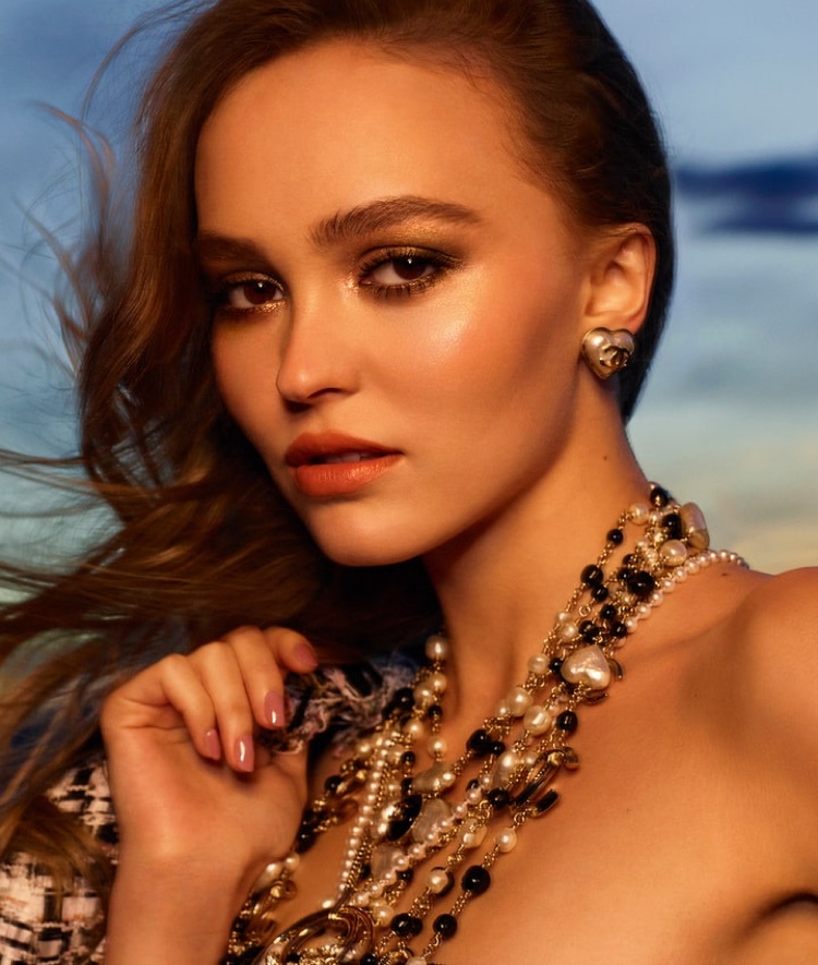 Lily-Rose Depp Chanel Makeup Campaign 2022 Spring