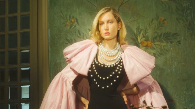 Sandra Martens Channels Old Hollywood Style for Mujer Hoy