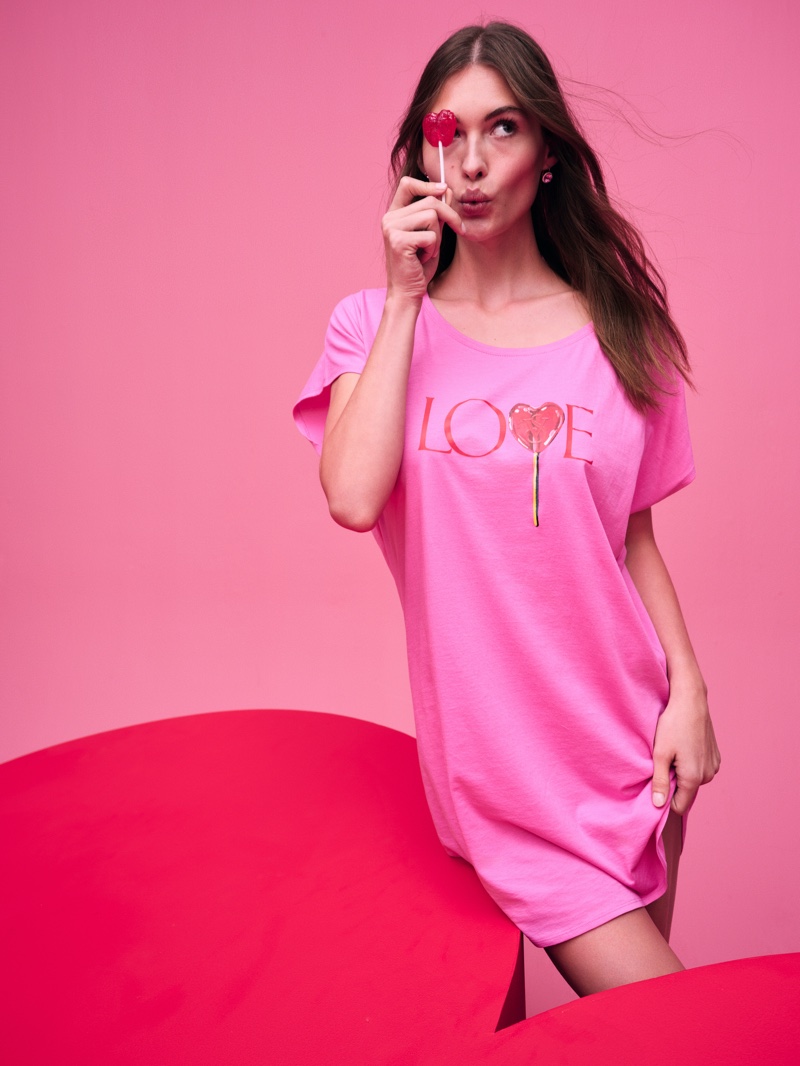 Grace Elizabeth poses for Victoria's Secret Valentine's Day 2022 campaign. 