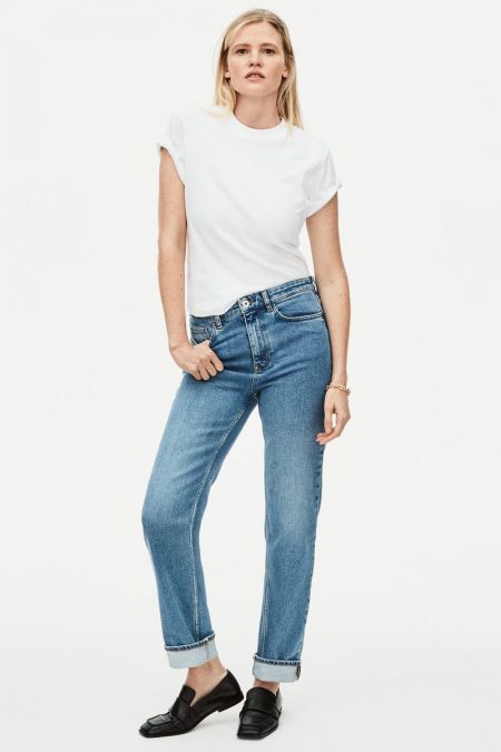 Lara Stone, Edie Campbell Get Casual in COS Spring 2022 Denim Lara Stone T-Shirt Jeans COS Spring 2022 Campaign
