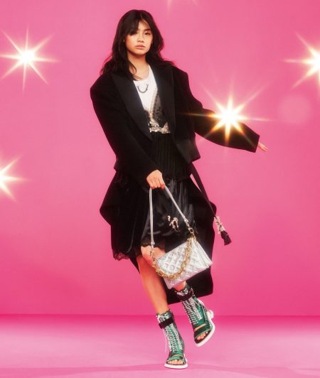 Hoyeon Jung, Stacy Martin Take the Spotlight in Louis Vuitton Spring 2022 Campaign Hoyeon Jung Louis Vuitton Campaign Spring 2022