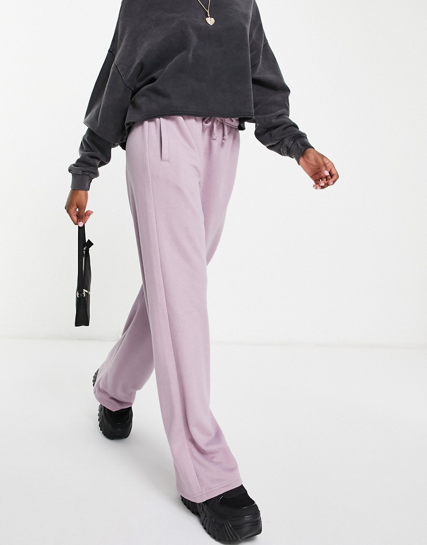 Topshop straight leg sweatpants in purple | Fashion Gone Rogue