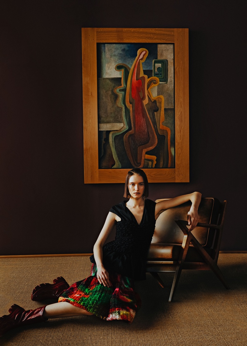 Birgit Veegen Poses With Works of Art for Mujer Hoy