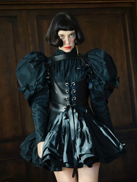 Claudia Riera Poses in All-Black Styles for La Vanguardia Magazine Claudia Riera for La Vanguardia Magazine. Photo: Julio Barcena