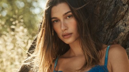 Hailey Bieber, Imaan Hammam Are Dream Angels in Victoria's Secret Spring Styles Hailey Bieber, Imaan Hammam Are Dream Angels in Victoria's Secret Spring Styles