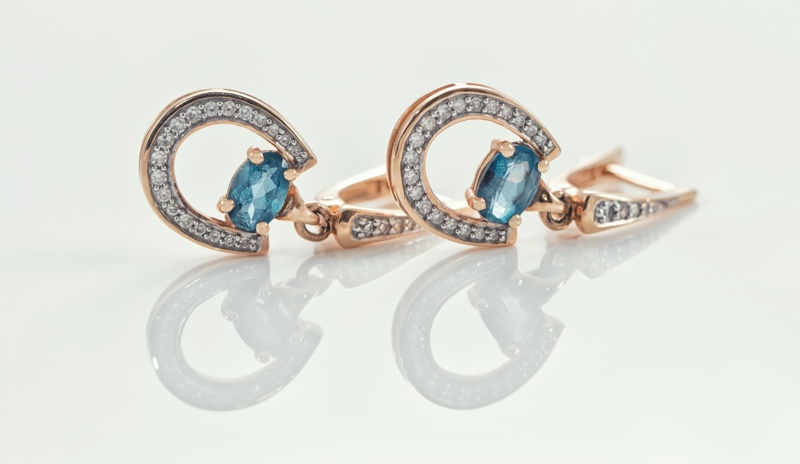 Horseshoe Earring Topaz Stones