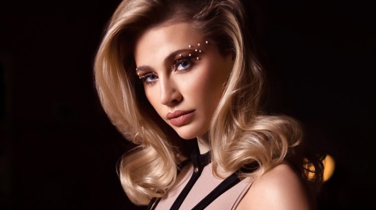 Exclusive: Molly Abbott by Kelly Gellard in ‘Sketched’