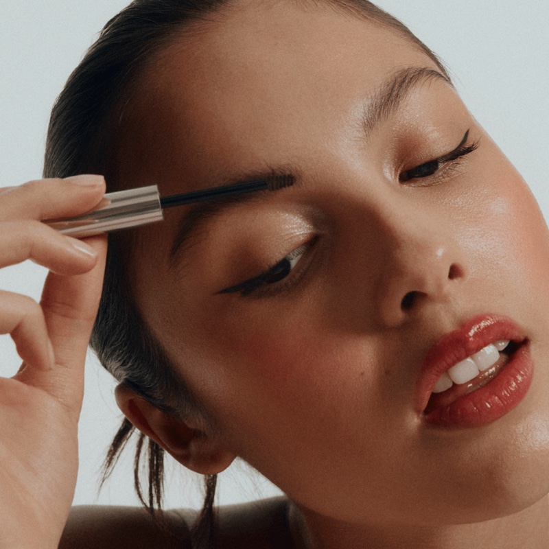 Olivia Rodrigo Eyebrows Glossier