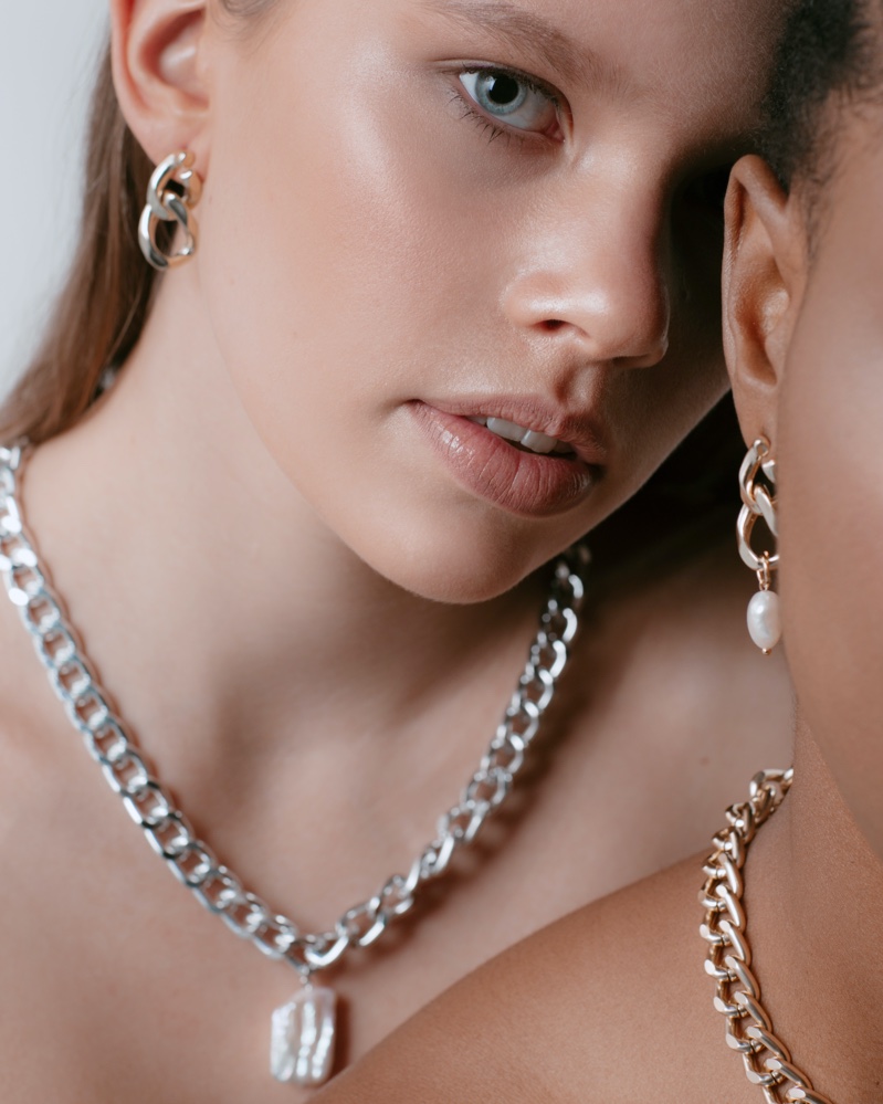 Closeup Model Silver Chain Necklace Earring