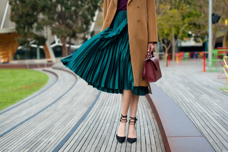 Model Green Pleated Midi Skirt Coat