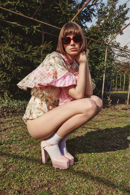 Anna Steiningerova Embraces Outdoor Fashion for ELLE Hungary Anna Steiningerova Embraces Outdoor Fashion for ELLE Hungary