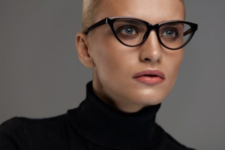 5 Tips for Buying Eyeglasses Online That Fit Model Cat Eye Eyelgasses Closeup