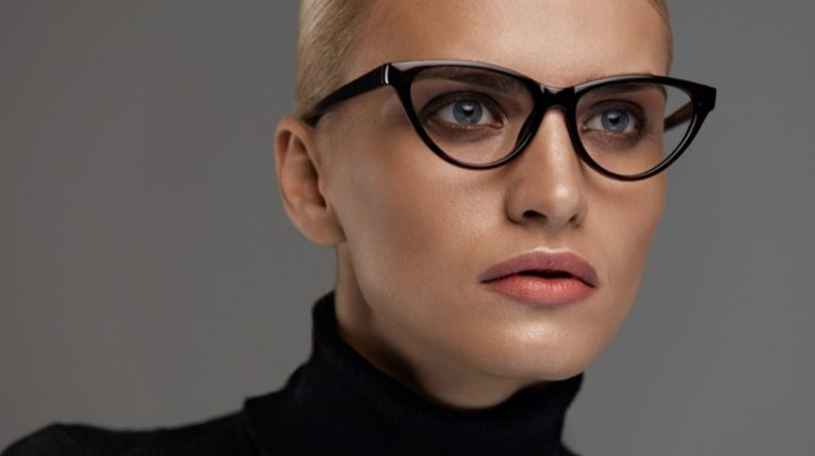 5 Tips for Buying Eyeglasses Online That Fit
