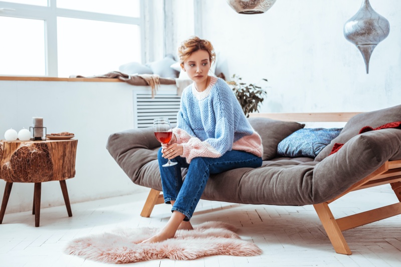 Model Couch Casual Sweater Chic Apartment Wine Glass