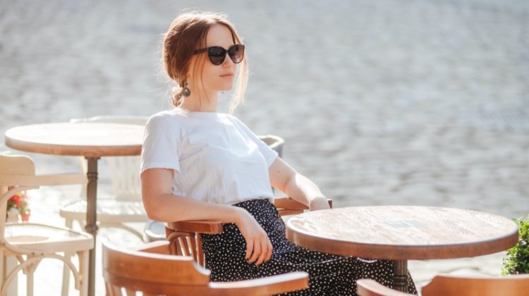 6 Ideas for How to Wear T-Shirts This Summer & Look Stylish
