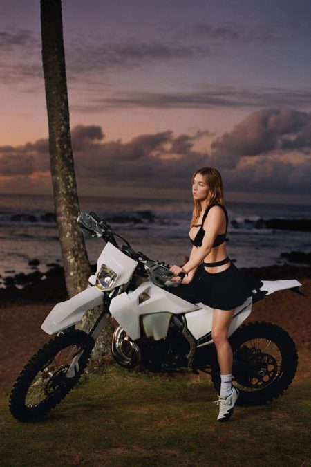 Sydney Sweeney Wows in Hawaii for Jacquemus Photos Sydney Sweeney Jacquemus 2022 Campaign
