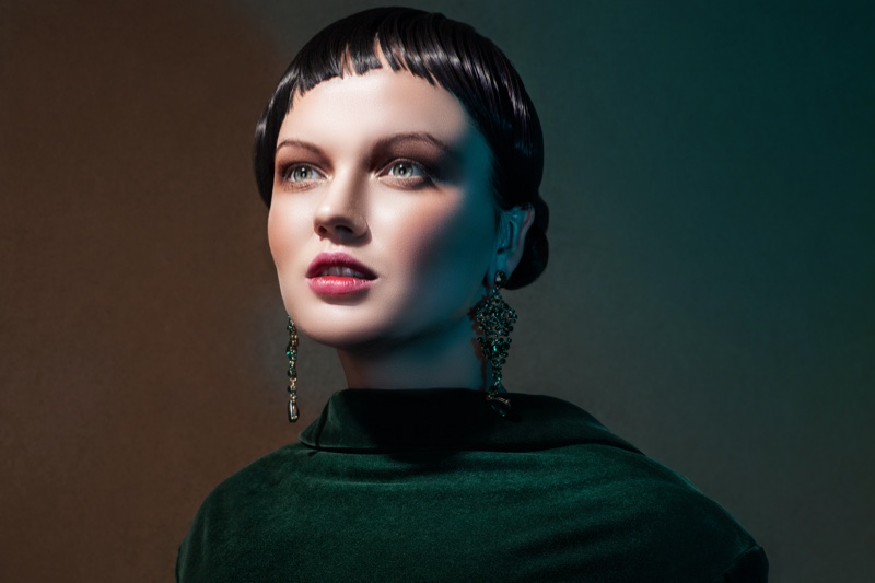 Fashion Model Short Bangs Emerald Earrings