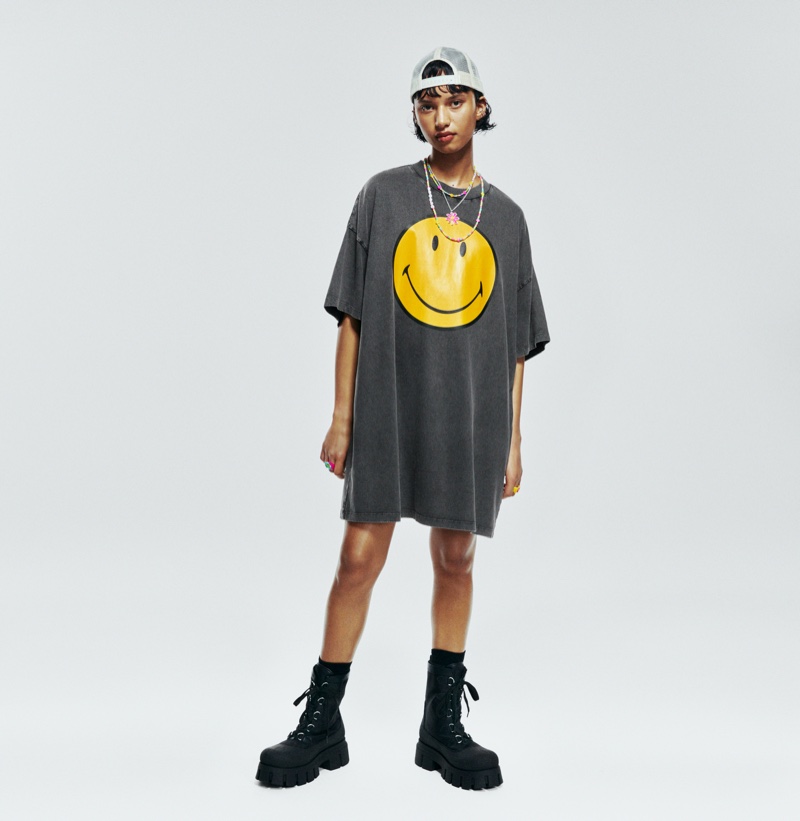 Oversized t-shirt H&M Smiley collection.
