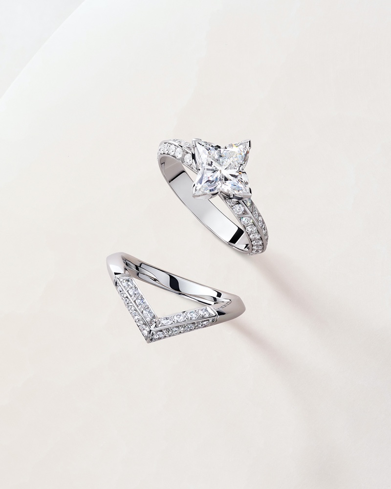 Louis Vuitton LV Diamonds V Ring, Platinum