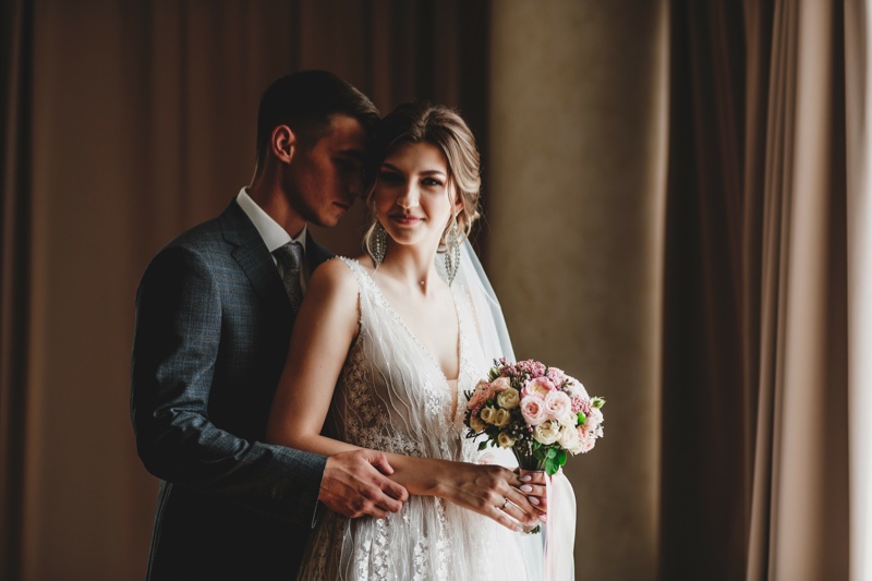 Wedding Couple Photo Bride Holding Flowers