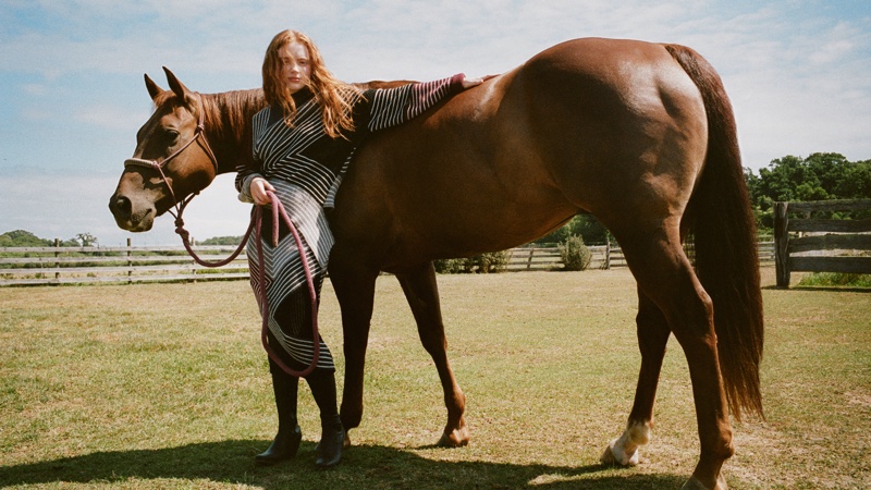 Sadie Sink Horse Stella McCartney Winter 2022