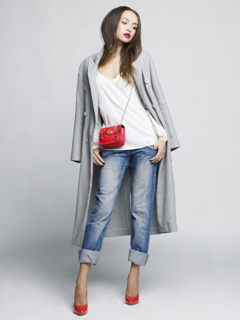 Woman Cuffed Jeans Red Leather Bag Red Heels