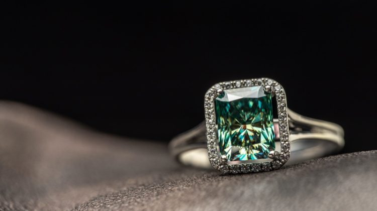 Beautiful Green Diamond Ring