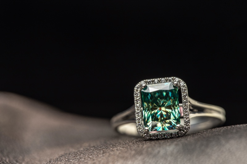Beautiful Green Diamond Ring