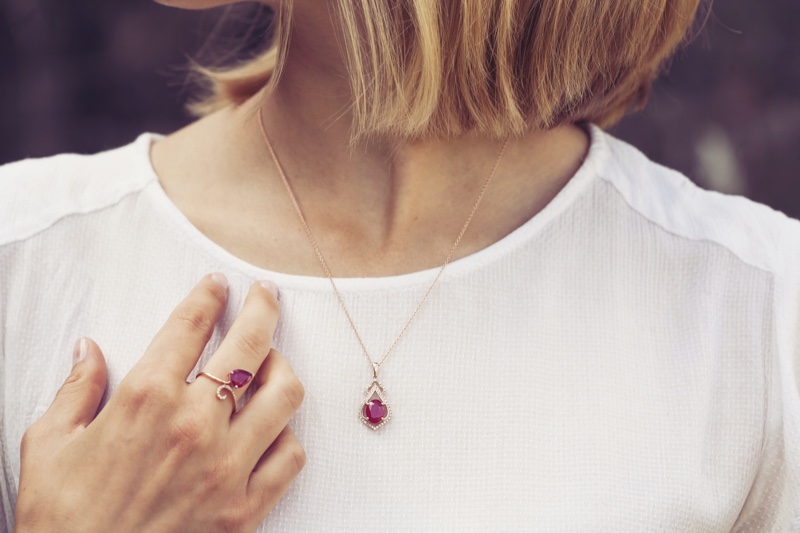 Cropped Garnet Necklace Ring Jewelry