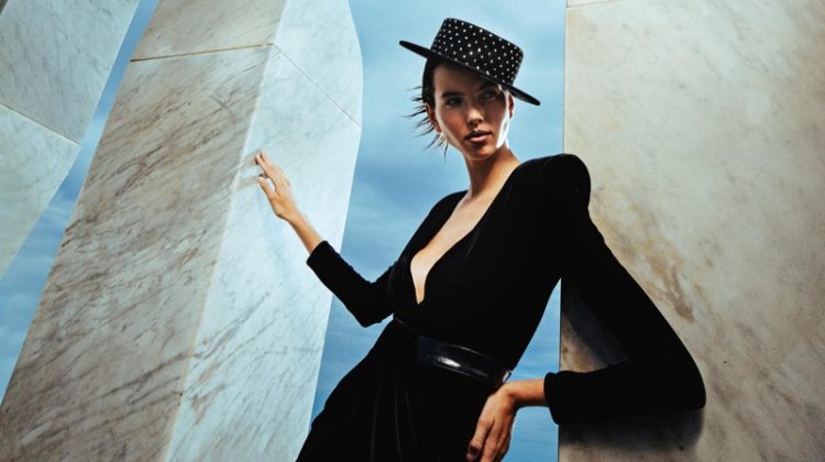 Alexis Models Statement Styles for Mujer Hoy
