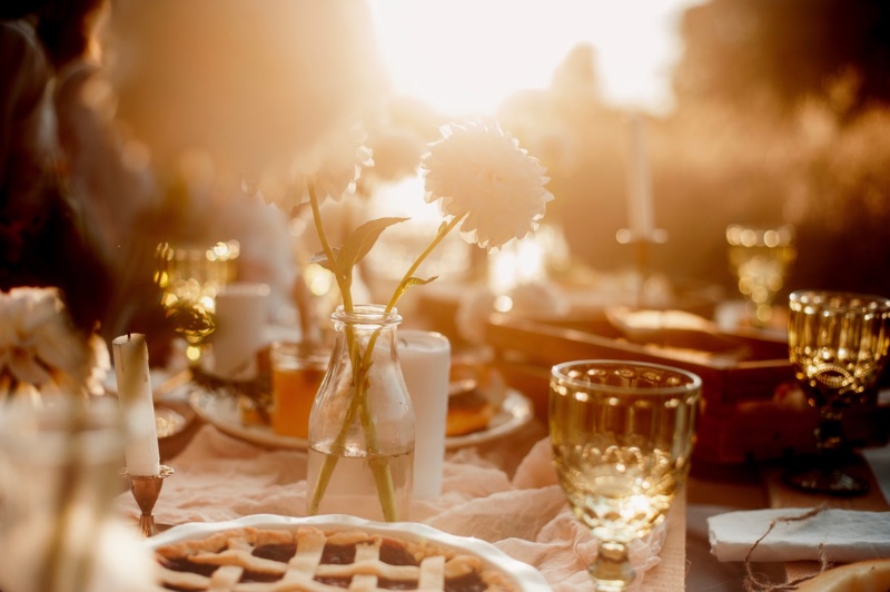 Table Setting Flowers