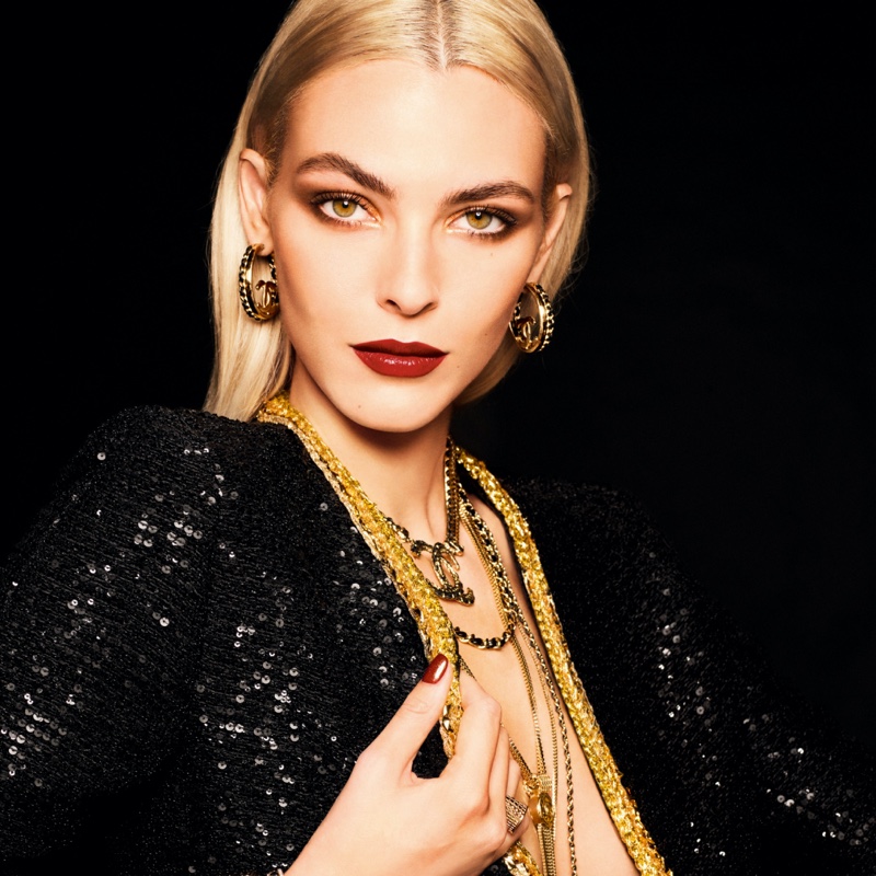 Chanel Holiday 2023 Collection - The Beauty Look Book