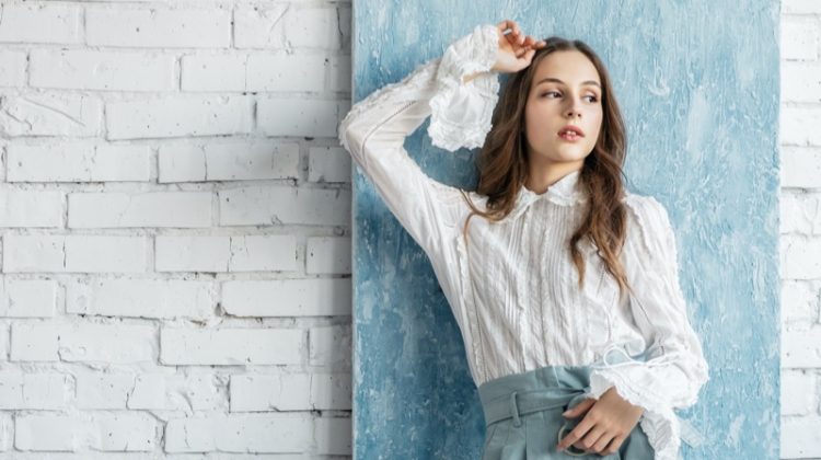 8 Beautiful Ideas to Style Your Vintage Clothes for a Modern Look