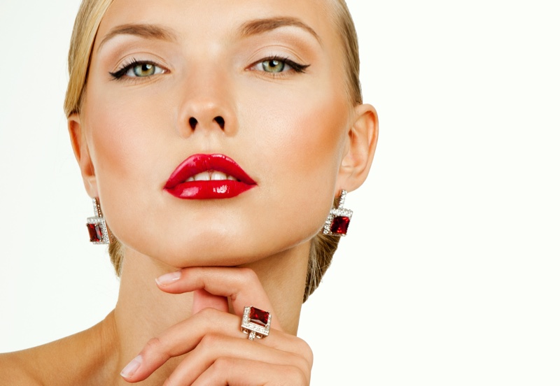 Model Beauty Ruby Earrings Ring