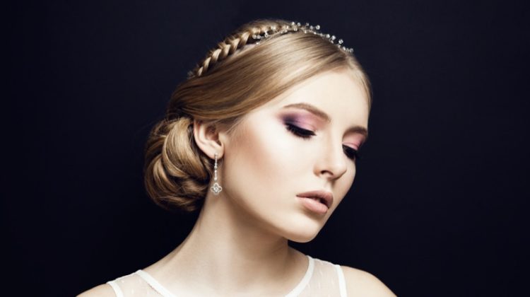Model Wedding Beauty Dangler Earrings Hairpiece