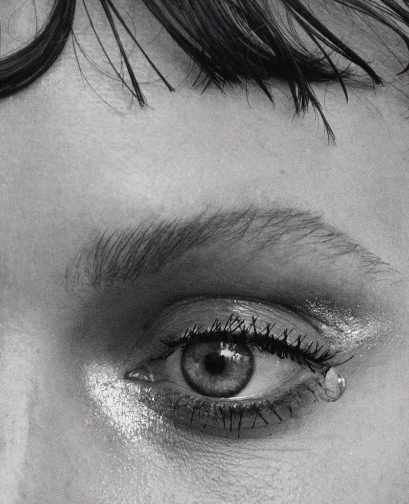 A closeup of Tove Lo's beauty look.