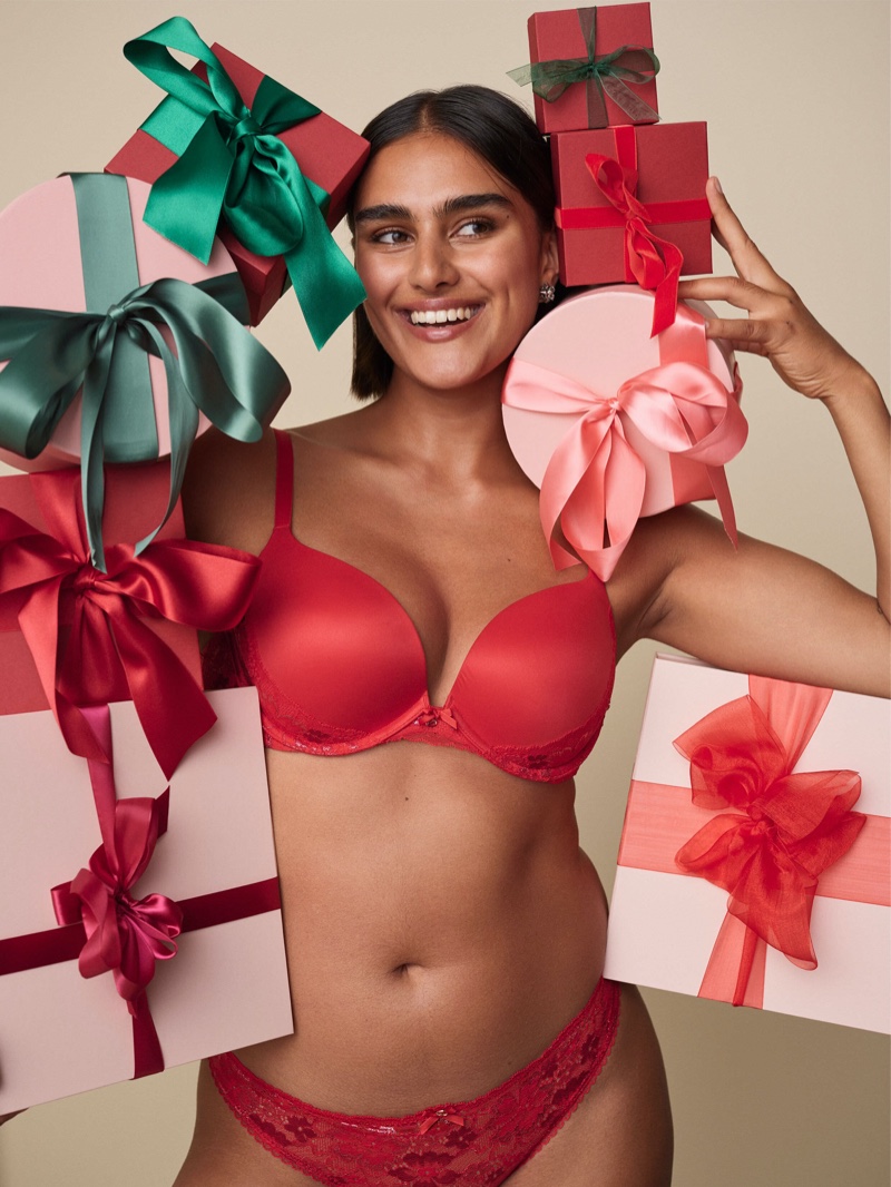 Victoria's Secret Holiday 2022 Campaign