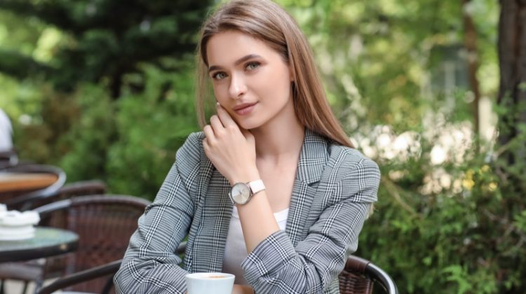 Woman Watch Chekered Jacket Table