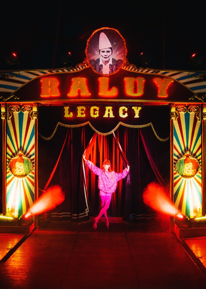 Lexi Upshaw Enters the Circus for Mujer Hoy