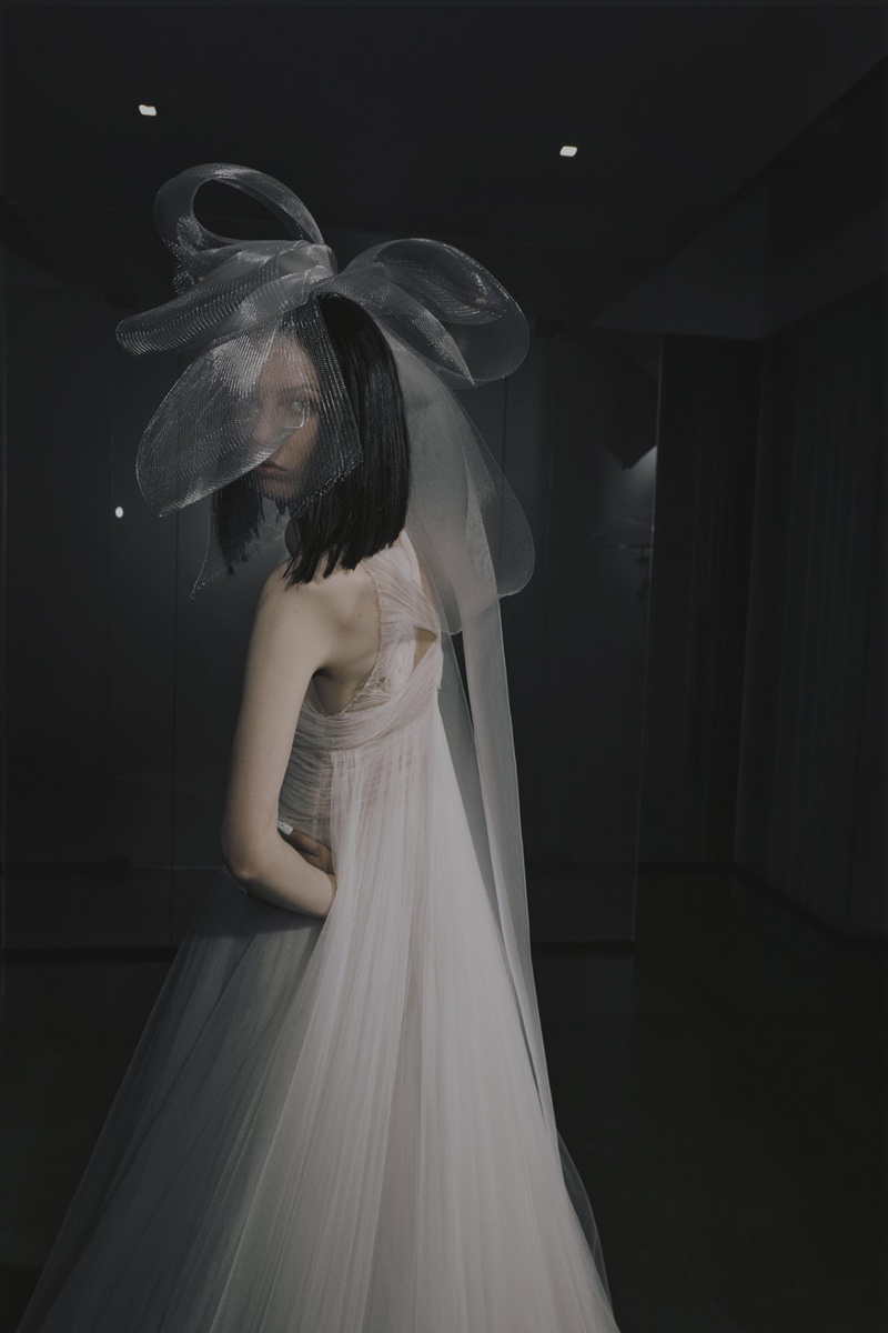Vera Wang Haute Wedding 2023 Collection Brings the Drama