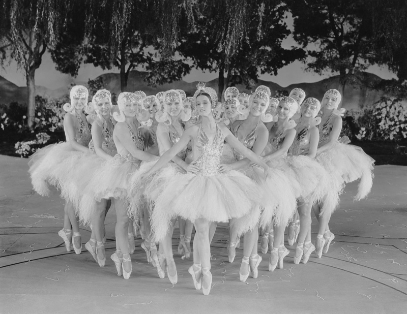 vintage ballet dancers 1900s