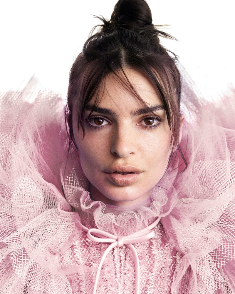 Emily Ratajkowski Viktor & Rolf Flowerbomb Perfume