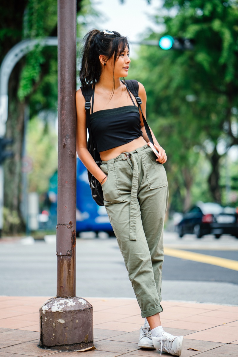 5 Cargo Pants Outfit Ideas to Wear in 2023