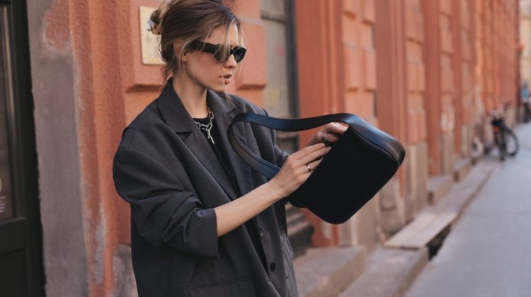 Minimal Leather Black Bag Woman