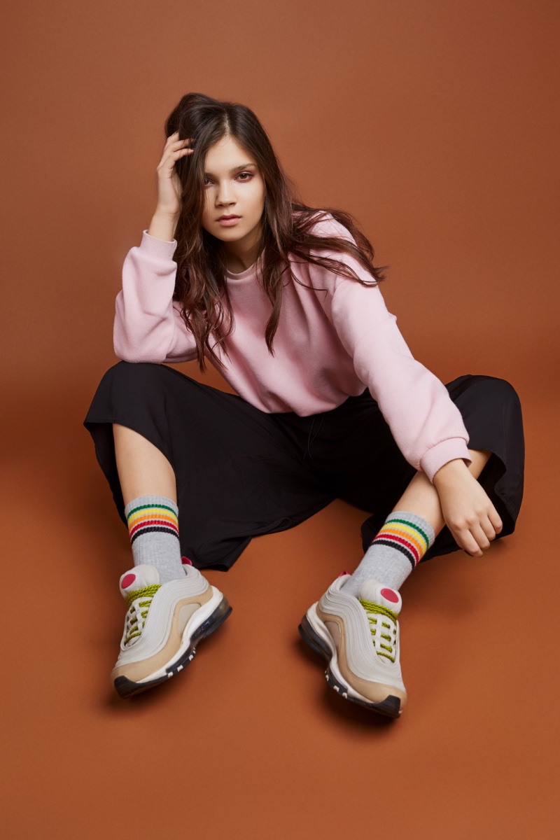 Woman Rainbow Striped Tube Socks