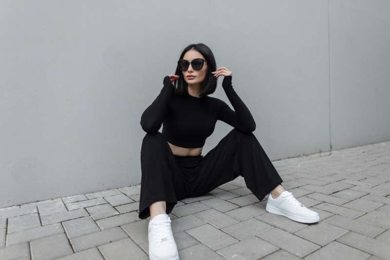 Woman Style Black White Sneakers